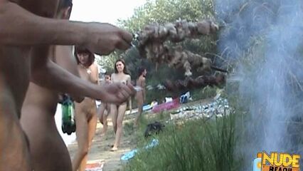 Один день из жизни русских свингеров на свежем воздухе