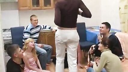 Русская грязная студенческая оргия