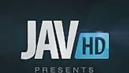 Азиатское порно - тугая попка принимает сперму внутрь