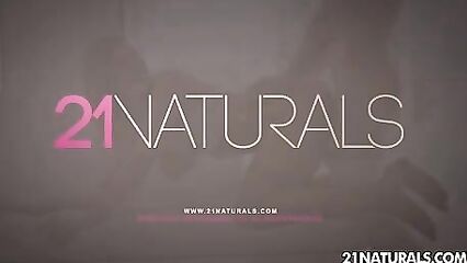 Красивое порно видео с милой блондинкой