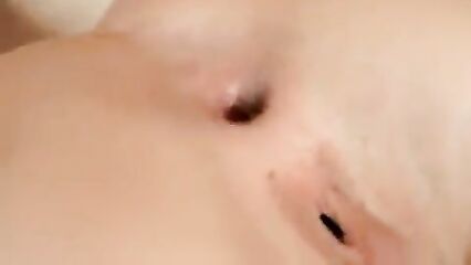 Горячие красивые сучки пошалили секс игрушками