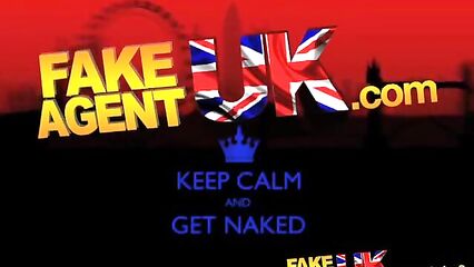 Первый анальный кастинг прошел успешно!