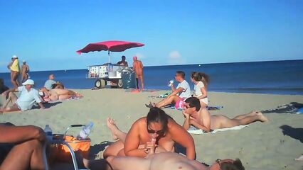 Групповые порно оргии нудистов на пляже: Секс в дюнах 7