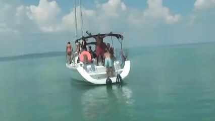 Массовая групповая секс оргия немцев на яхте