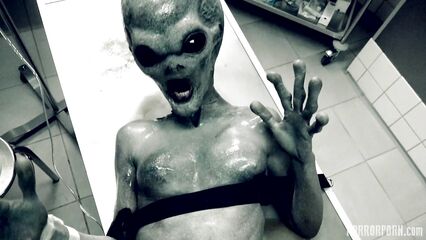 Секс с инопланетянином из разбившегося Розуэлльского НЛО