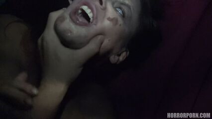 Порно ужасы: Страх приходит после наступления темноты