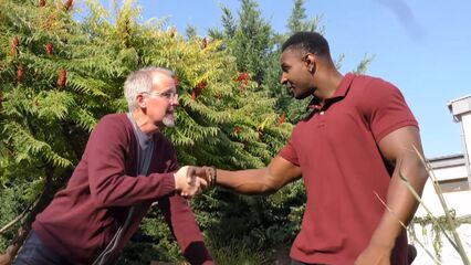 Моя жена хочет трахнуться в анал на моих глазах с черным